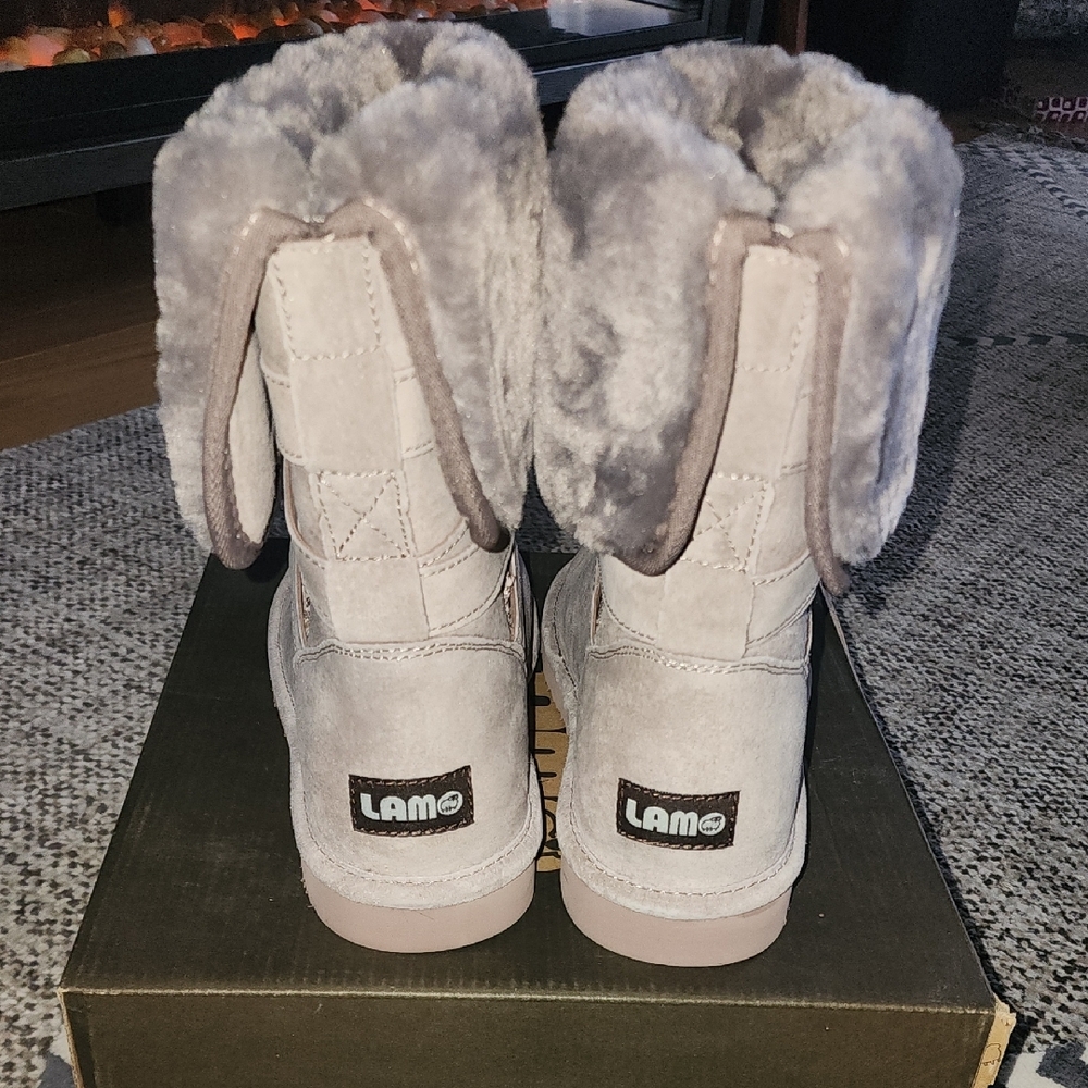 Cozy Gray Fur-Lined Boots - Picture 3 of 5
